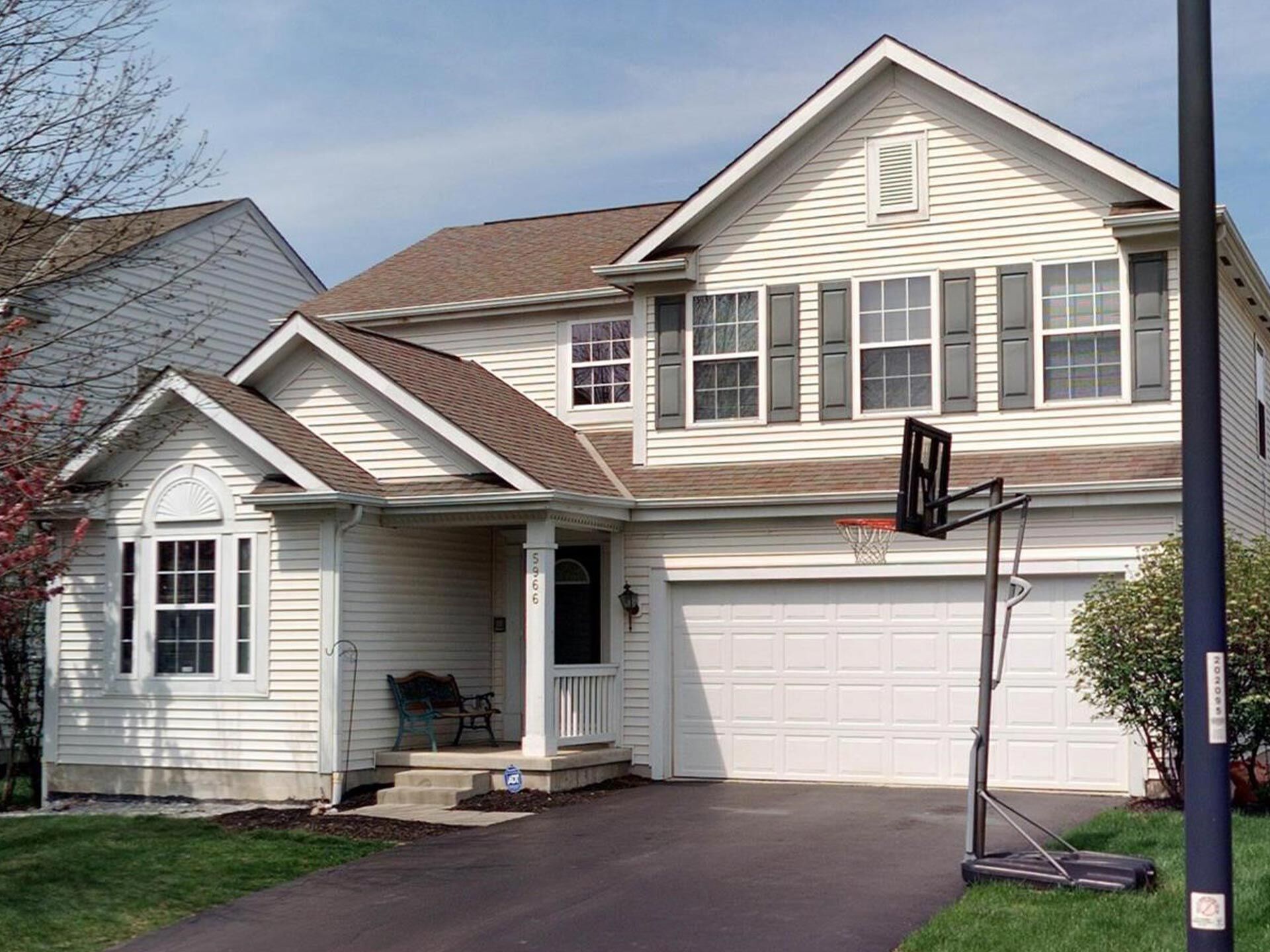 Beautiful, Spacious Home in New Albany Schools