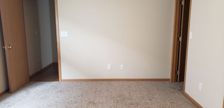 Spacious, Free-Standing Condo in Canal Winchester