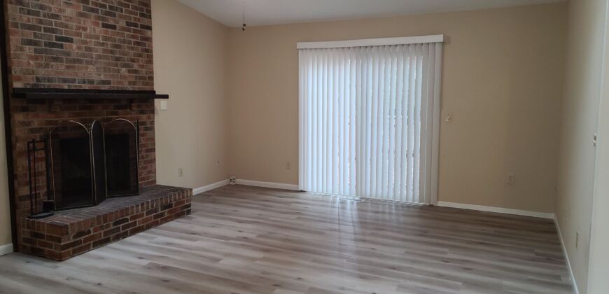 Charming Ranch in Sunbury Woods!