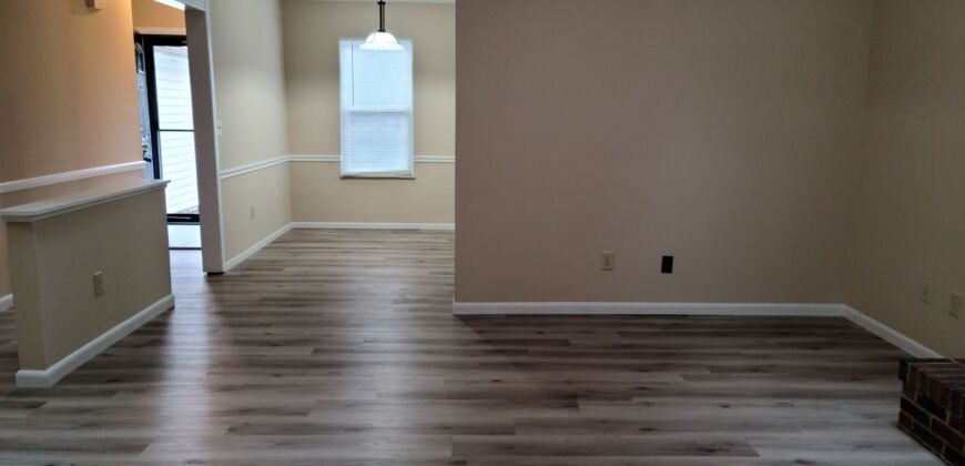 Charming Ranch in Sunbury Woods!