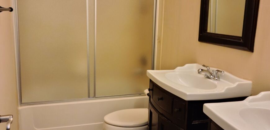 Charming Ranch in Sunbury Woods!