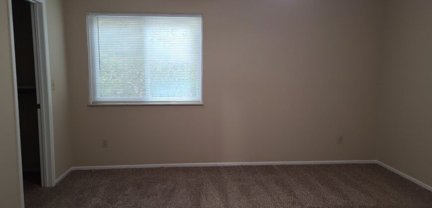 Charming Ranch in Sunbury Woods!