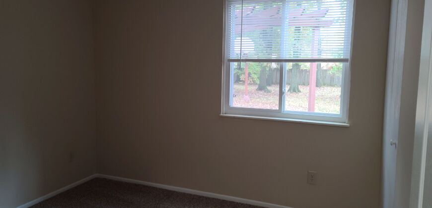 Charming Ranch in Sunbury Woods!