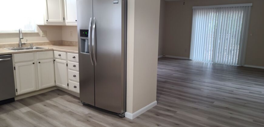 Charming Ranch in Sunbury Woods!