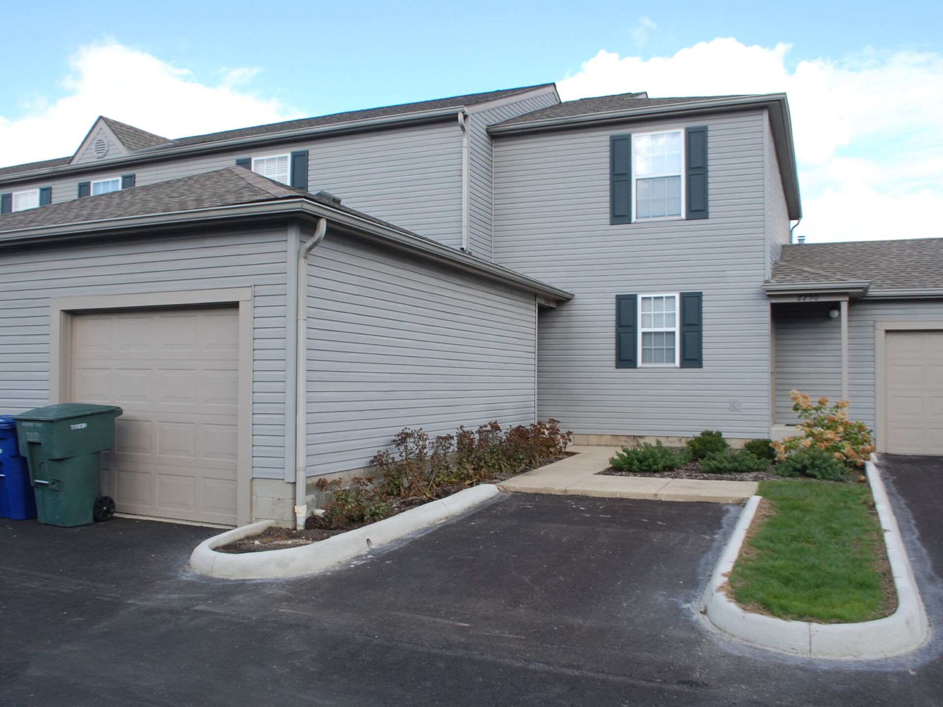 Condo off Bethel, Dublin Schools 2 bed, 2.5 bath