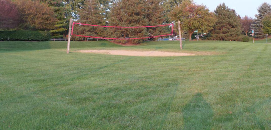 2 bedroom, 2.5 bath condo with community pool and gym