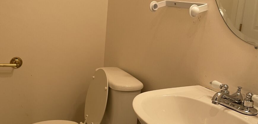 Lovely, Large Condo in Westerville!