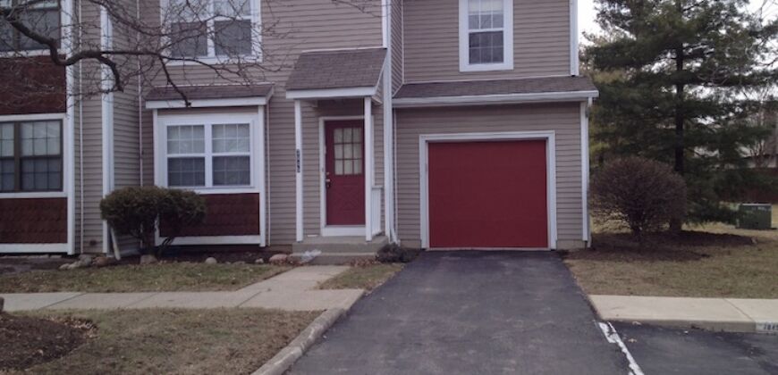 Worthington 3 bedroom, 1.5 bath end unit condo w/ 1 car garage & full basment