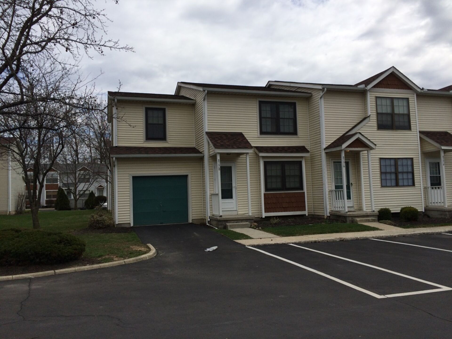 Lovely, Spacious Condo in Worthington Schools!