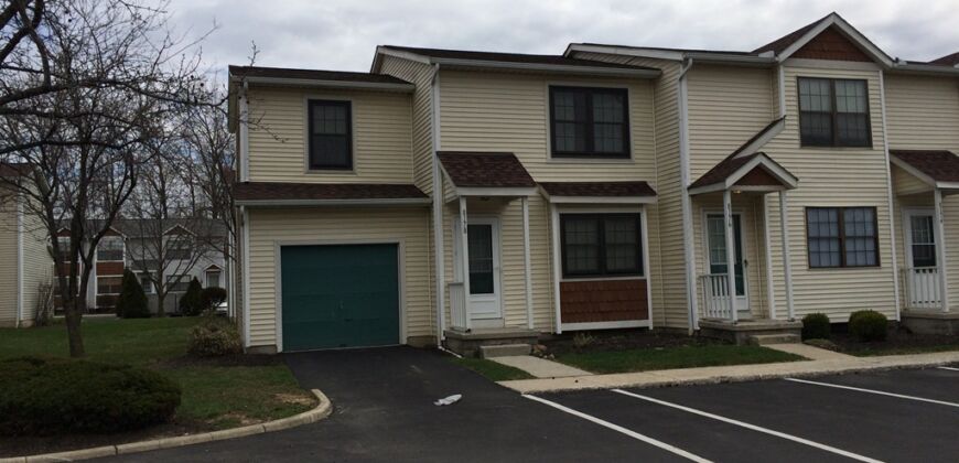 Lovely, Spacious Condo in Worthington Schools!