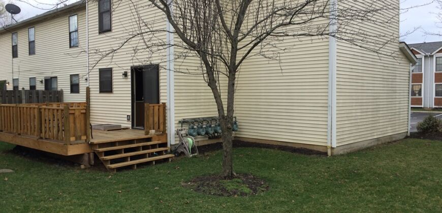 Lovely, Spacious Condo in Worthington Schools!