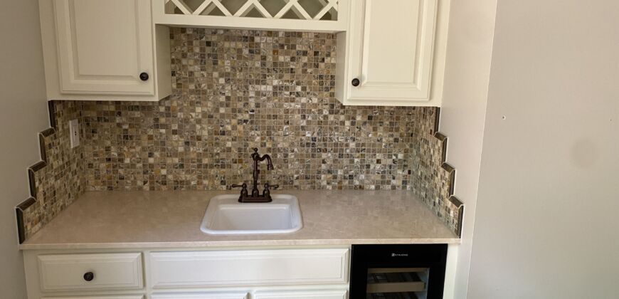 Stunning Executive Rental in New Albany