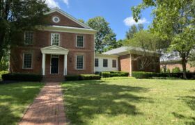 Stunning Executive Rental in New Albany