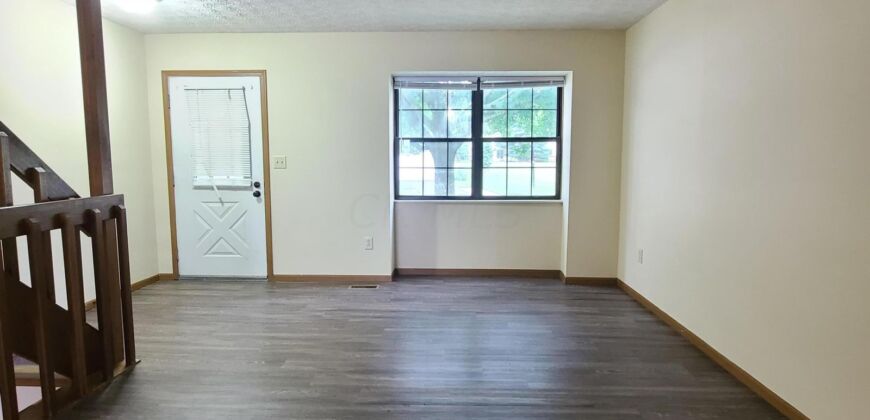 Spacious townhouse in Worthington City Schools!