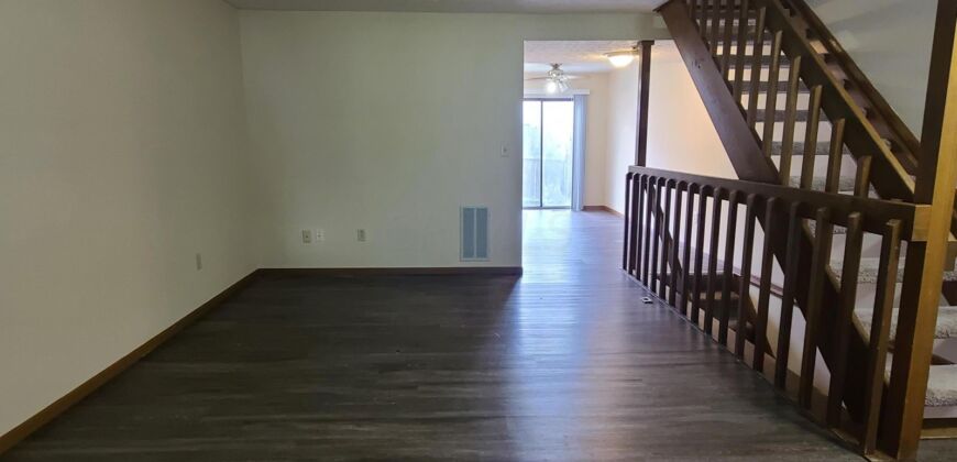 Spacious townhouse in Worthington City Schools!