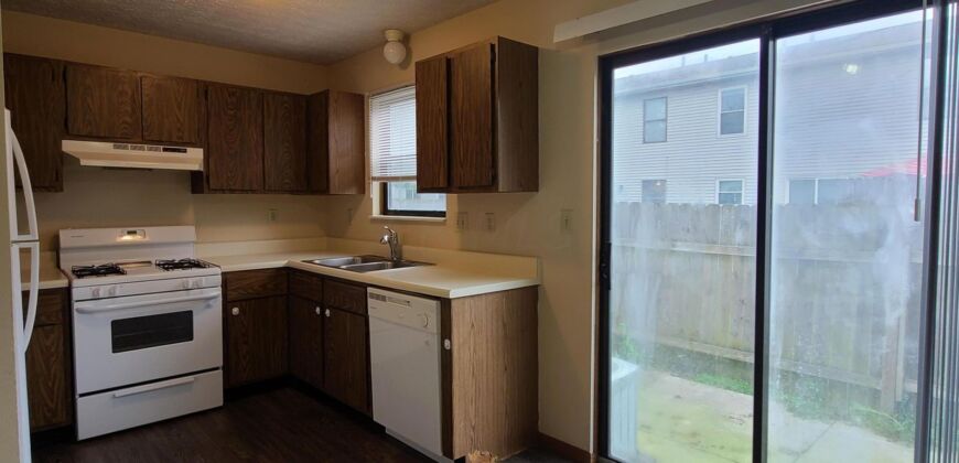 Spacious townhouse in Worthington City Schools!