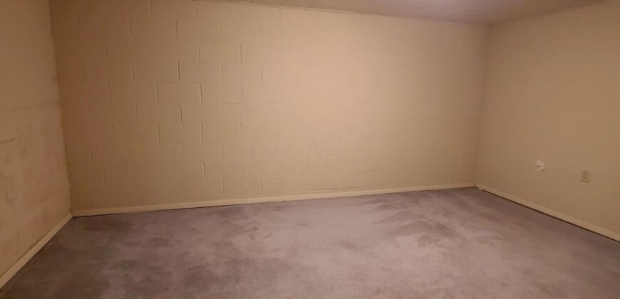 Spacious townhouse in Worthington City Schools!