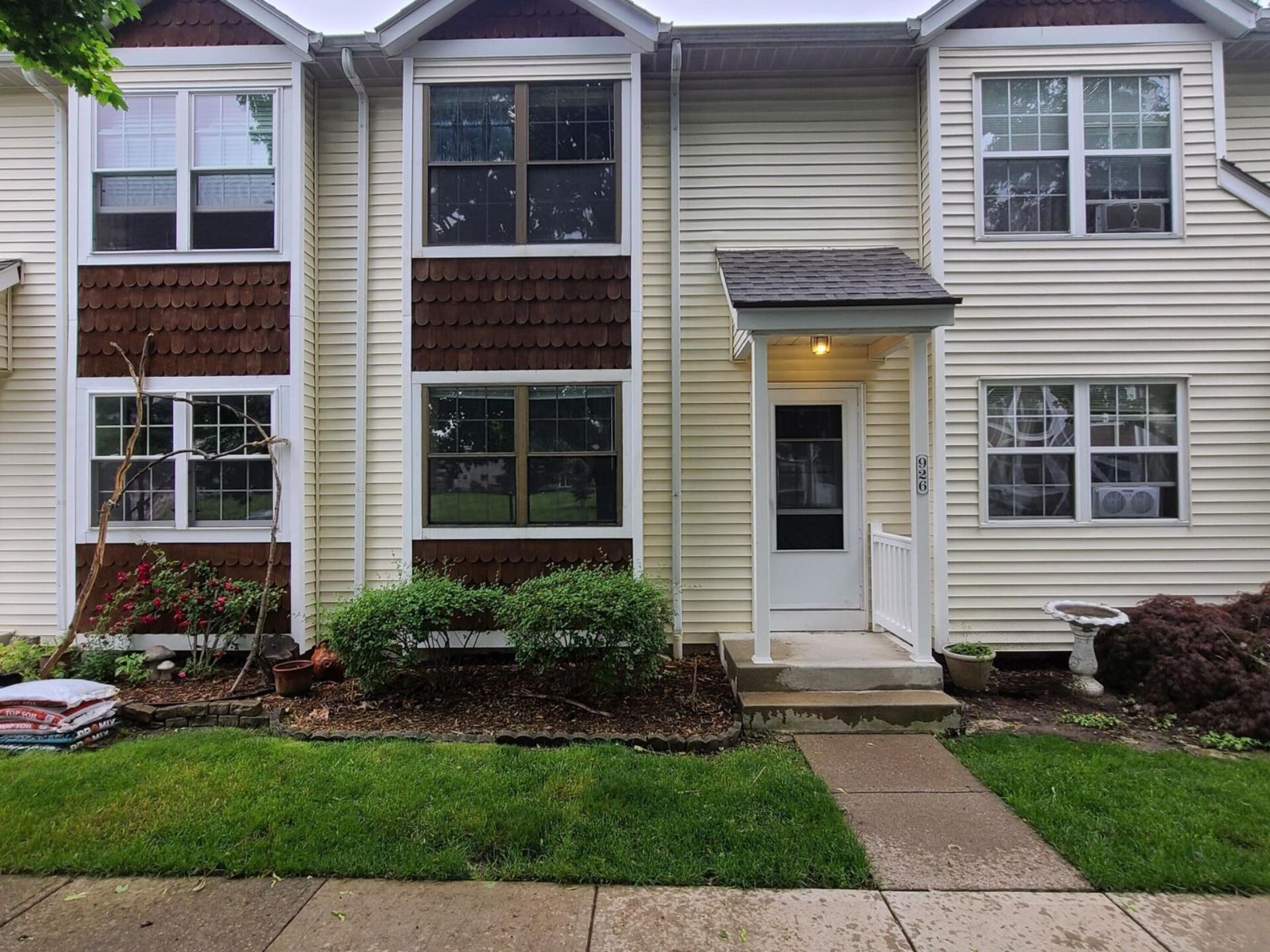 Spacious townhouse in Worthington City Schools!