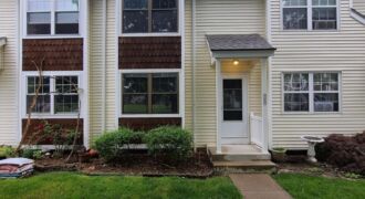 Spacious townhouse in Worthington City Schools!