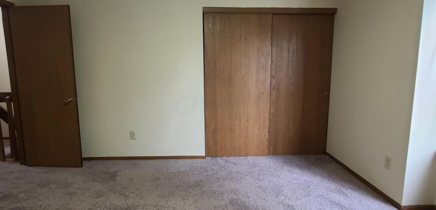 Spacious townhouse in Worthington City Schools!