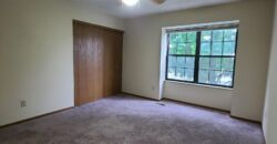 Spacious townhouse in Worthington City Schools!